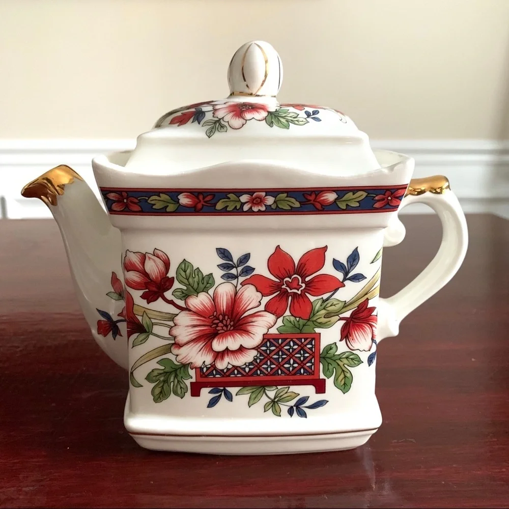 Windsor England Red Floral Square Ceramic Tea Pot - Picture 3 of 13
